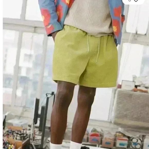 Urban Outfitters Men’s Corduroy Volley Shorts - Picture 1 of 4